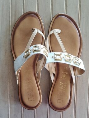 Italian Shoemakers LeatherWht Gold Chains Classic Flat Sandals Resortwear